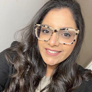 Meet your Posher, Dennise